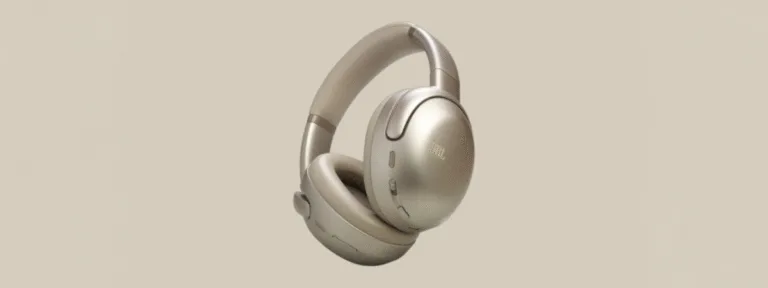Fones JBL Tour One M3 com ANC promete rivalizar com a Sony, a Bose e a Apple