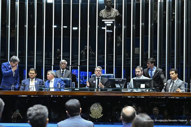 Adultização: o que muda com a aprovação do projeto de lei que amplia proteção de crianças e adolescentes no ambiente digital