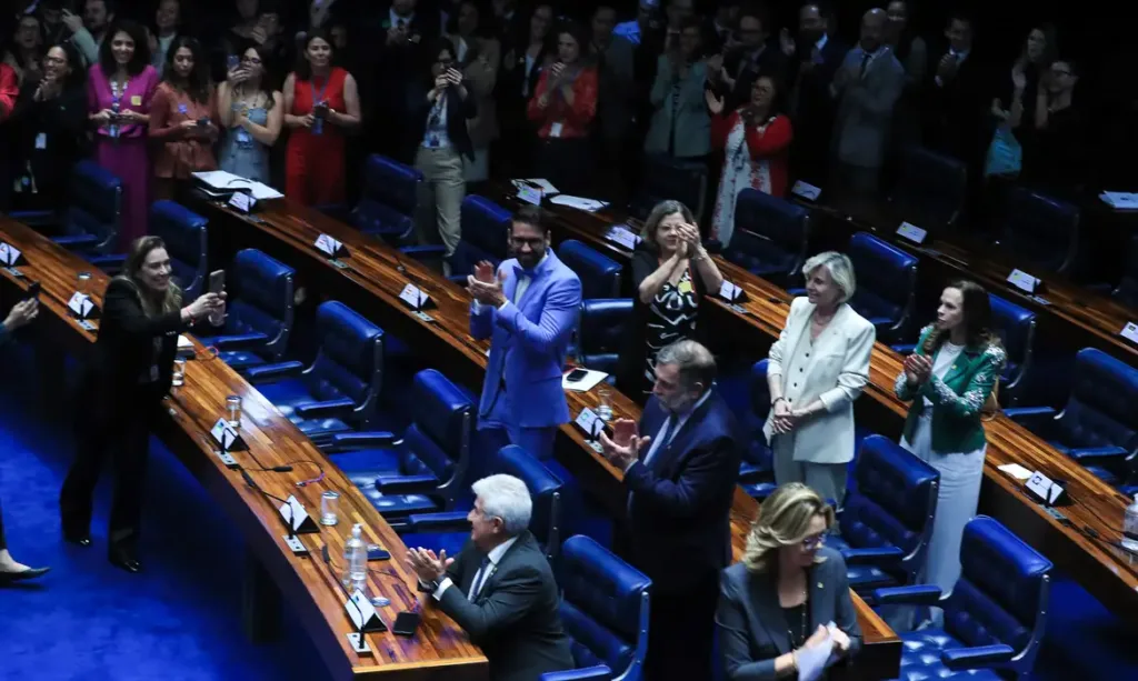 Adultização. Senado Federal em votação do Projeto de lei  2.628/2022  
