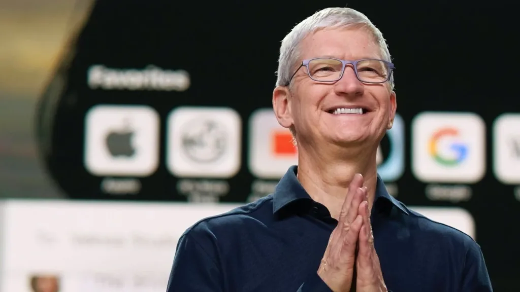 Tim Cook Deixa o Comando da Apple Após 15 Anos: John Ternus Será o Novo CEO a partir de Setembro