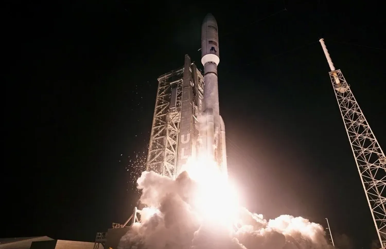 Amazon Leo Chega a 396 Satélites em Órbita e Anuncia Serviço de Internet Via Satélite Para 2026 Amazon Leo Chega a 396 Satélites em Órbita e Anuncia Serviço de Internet Via Satélite Para 2026